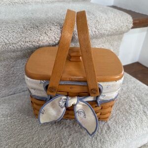 Longaberger Mini Market Basket w/sea shell liner